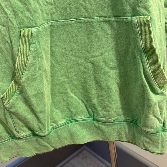 Easel Light Green Sweatshirt Top with Pockets Small NWT - Picture 2 of 6
